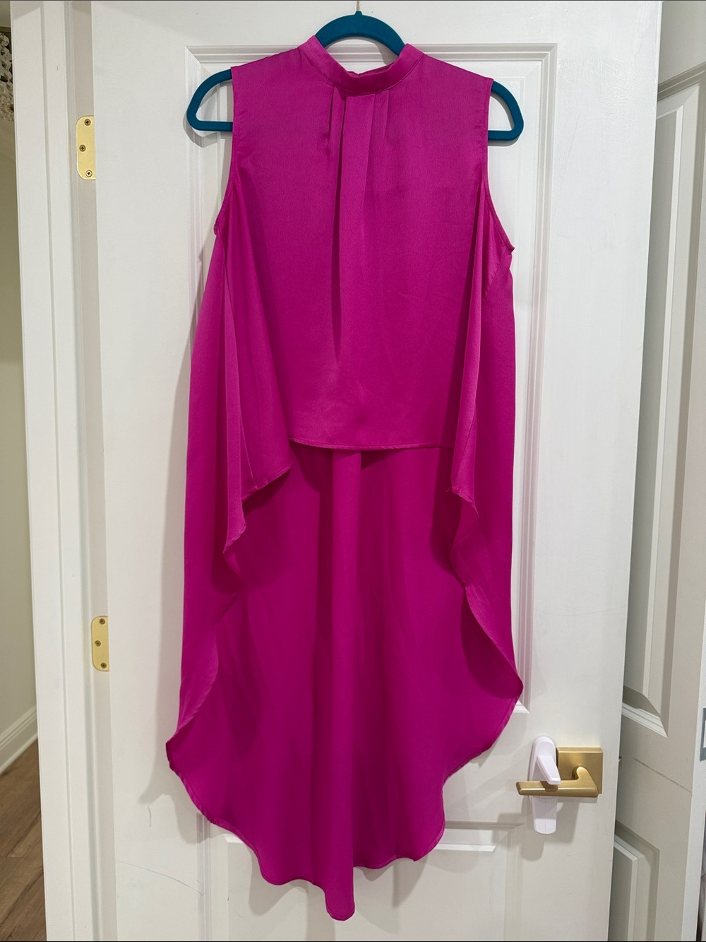 Sleeveless High-Low Tank Top in Bright Fuchsia